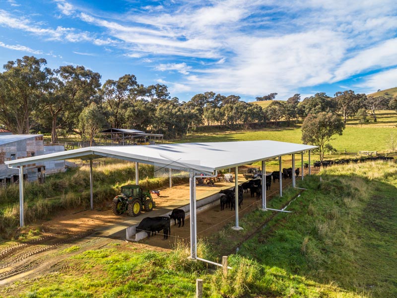 Round post feed pad cover