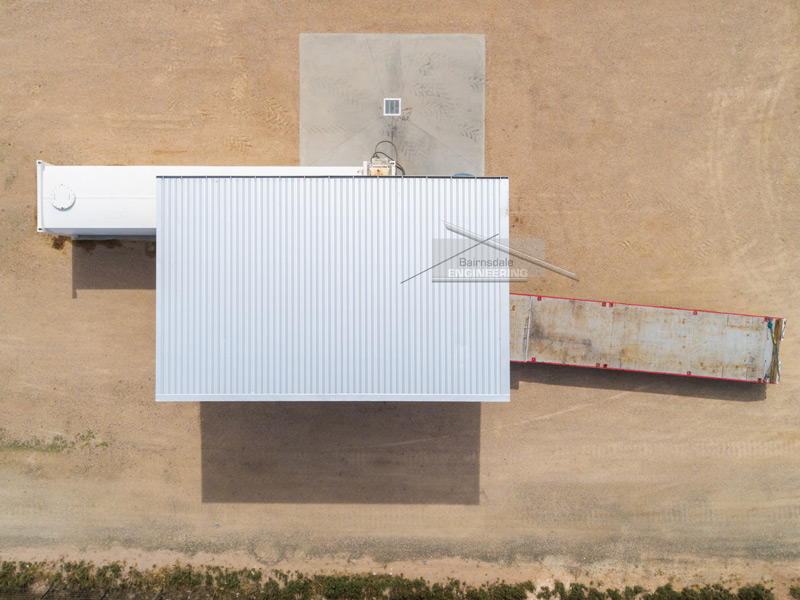 Diesel tank roof cover